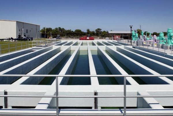 Exterior photo of aeration basins at the Winter Haven Wastewater Treatment Plant